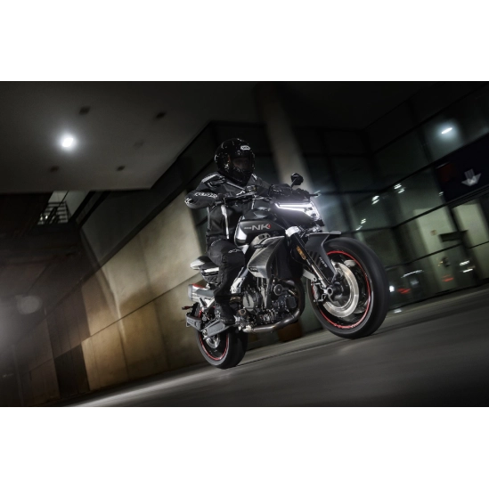 CFMOTO 800NK SPORT