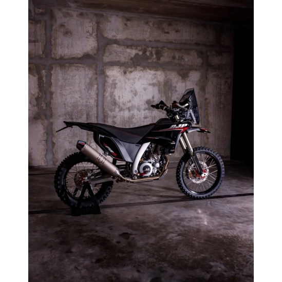 AJP PR7 650 Adventure - BLACK EDITION 2026